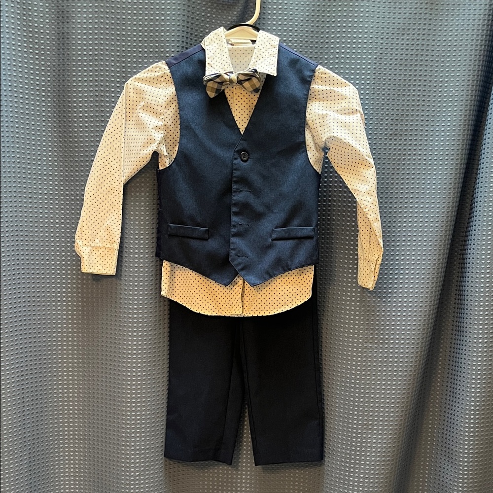 Van Heusen Navy and Cream Kids Set